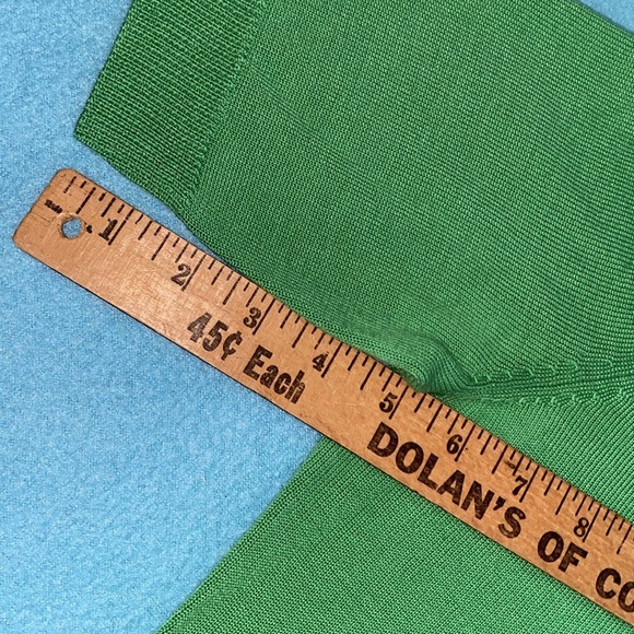 NEW YORK AND COMPANY knit sweater petal cutout short sleeve green stretch size M - Picture 7 of 9